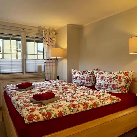 - Uhunest Ferienhaus *